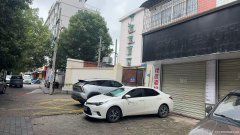 莲湖路与梁州路十字东北角两间门面房出租081