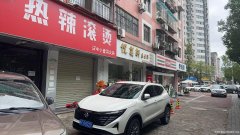 莲湖路与梁州路十字东北角两间大门面出租082